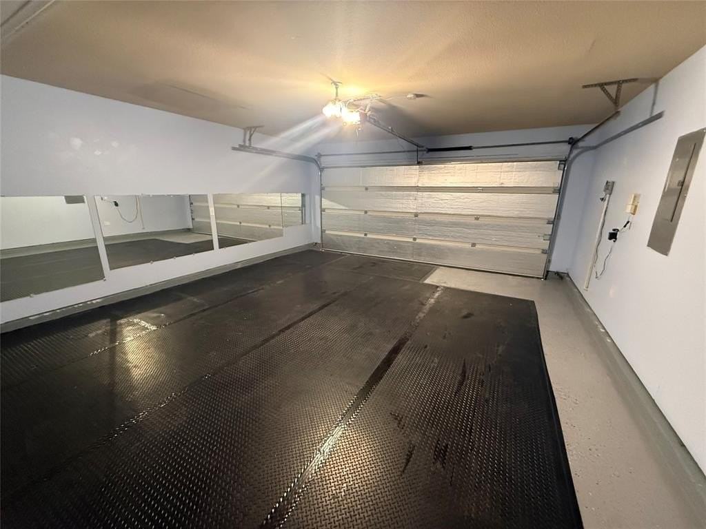 15616 Leadenhall St - Photo 2 of 31