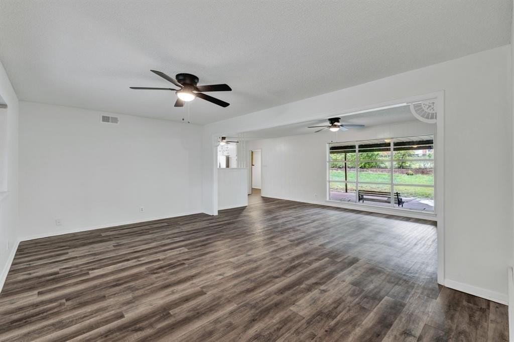 1024 Eunice St - Photo 5 of 20