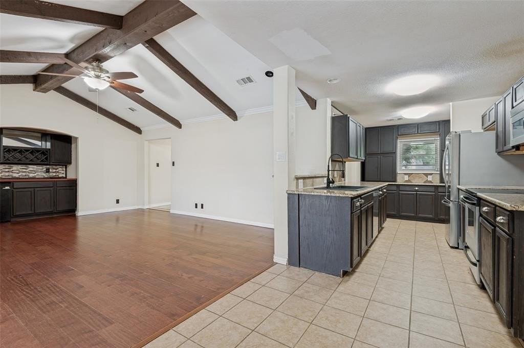 1051 College Pkwy - Photo 4 of 12