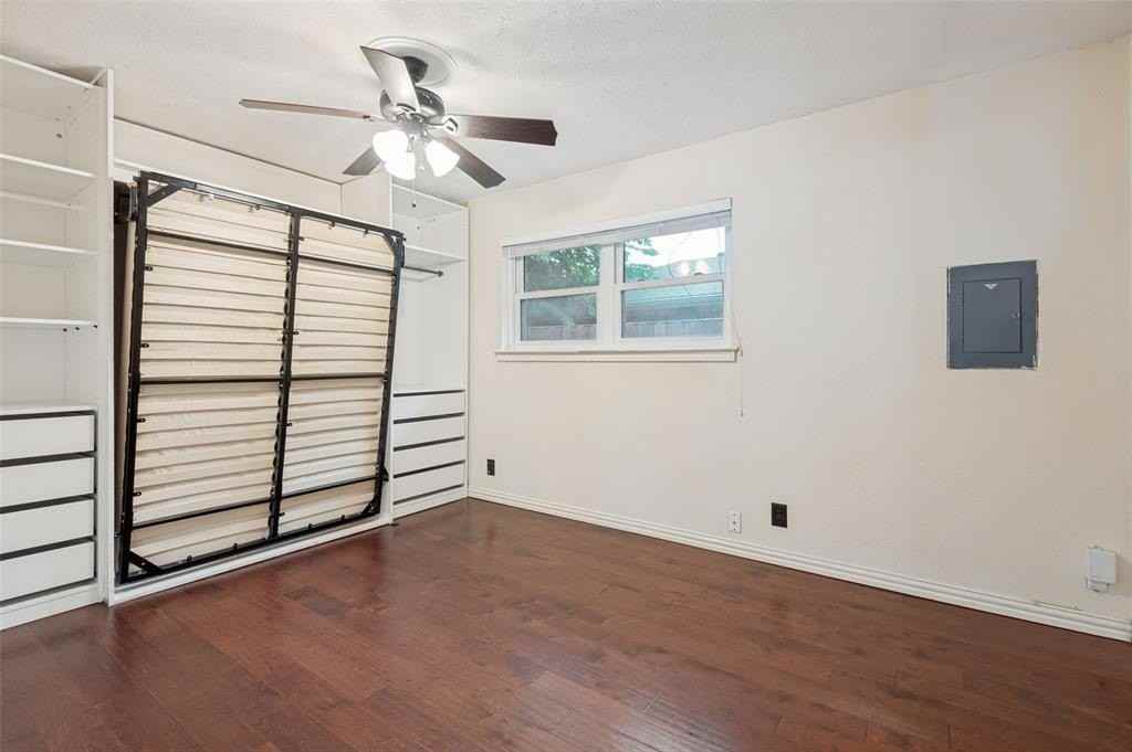 1051 College Pkwy - Photo 7 of 12