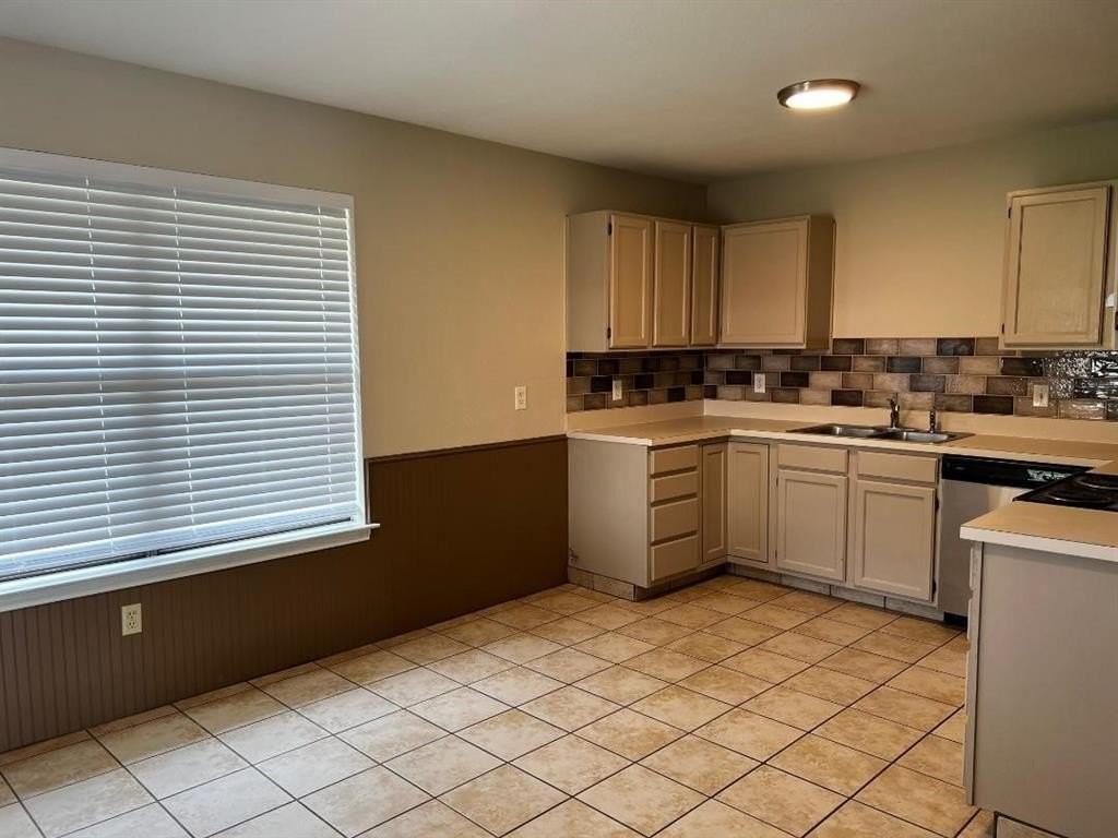 713 E Avenue F - Photo 5 of 13