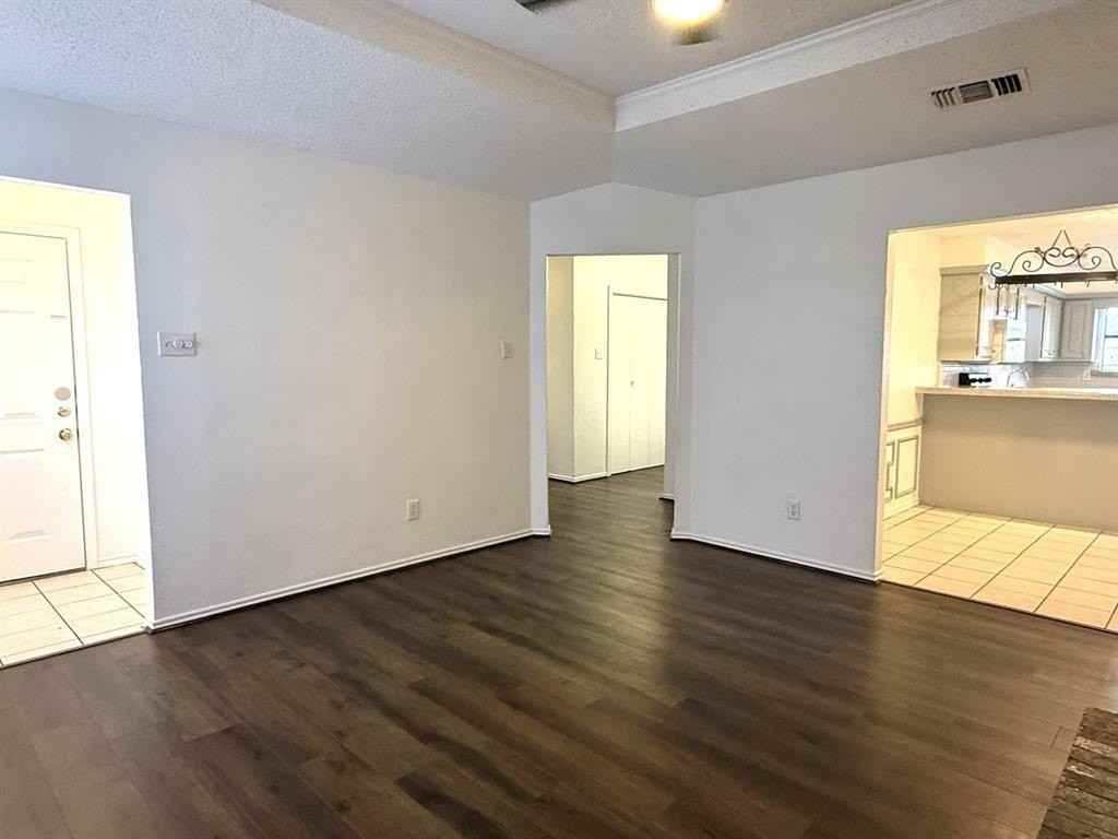 3416 Lillie St - Photo 5 of 32