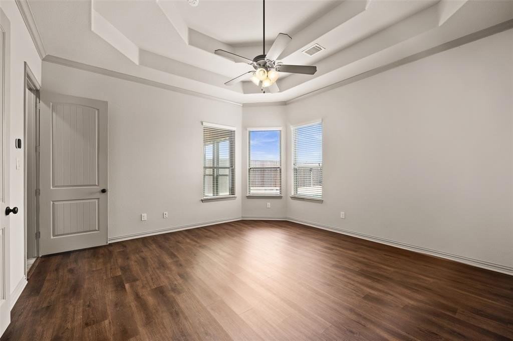 586 Mountcastle Dr - Photo 5 of 23