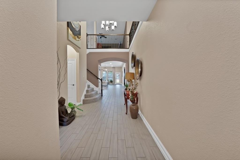 5504 Magnum Way - Photo 3 of 37