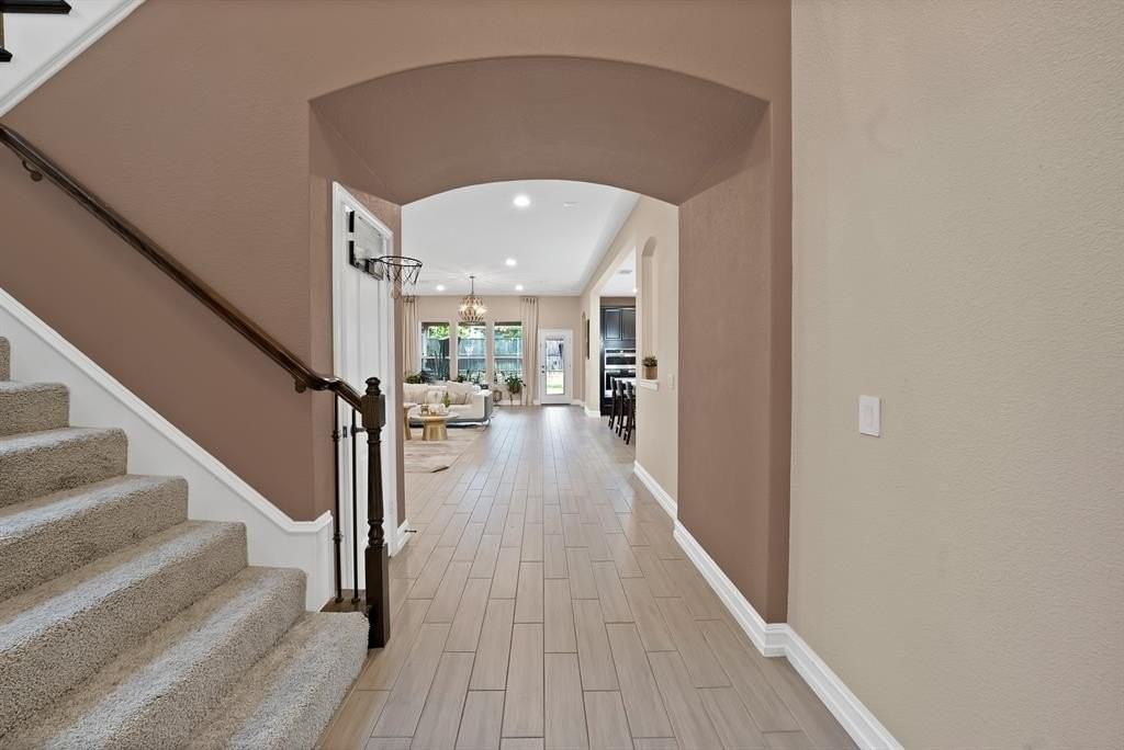 5504 Magnum Way - Photo 4 of 37