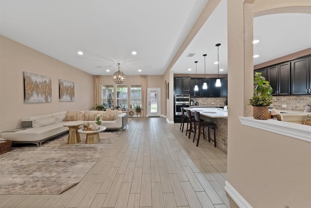 5504 Magnum Way - Photo 6 of 37