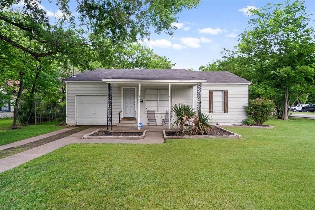 920 N Virginia St - Photo 2 of 26