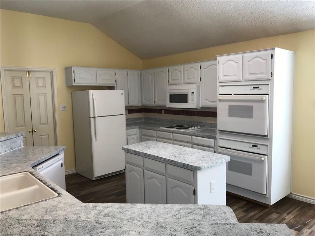 1300 Rosewood Ln - Photo 2 of 12