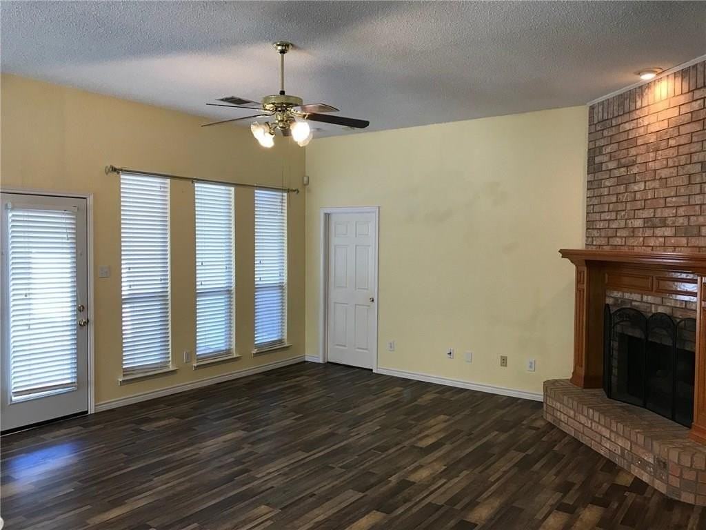 1300 Rosewood Ln - Photo 7 of 12