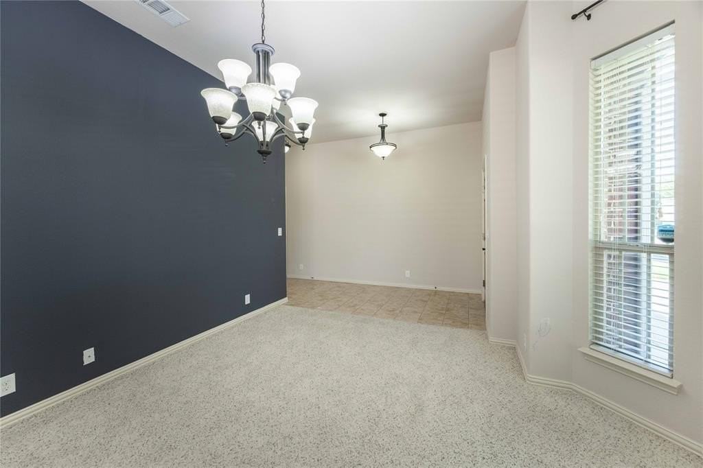 2340 Aurora Dr - Photo 4 of 36