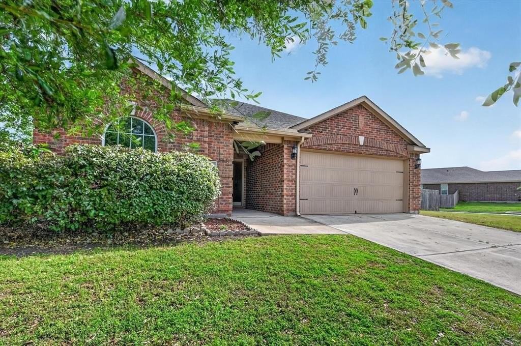 204 Lamont Rd - Photo 4 of 29