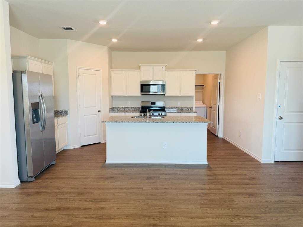 4100 Limestone Bluff Dr - Photo 4 of 19