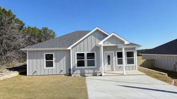 featured image of 2615 Creekview Dr