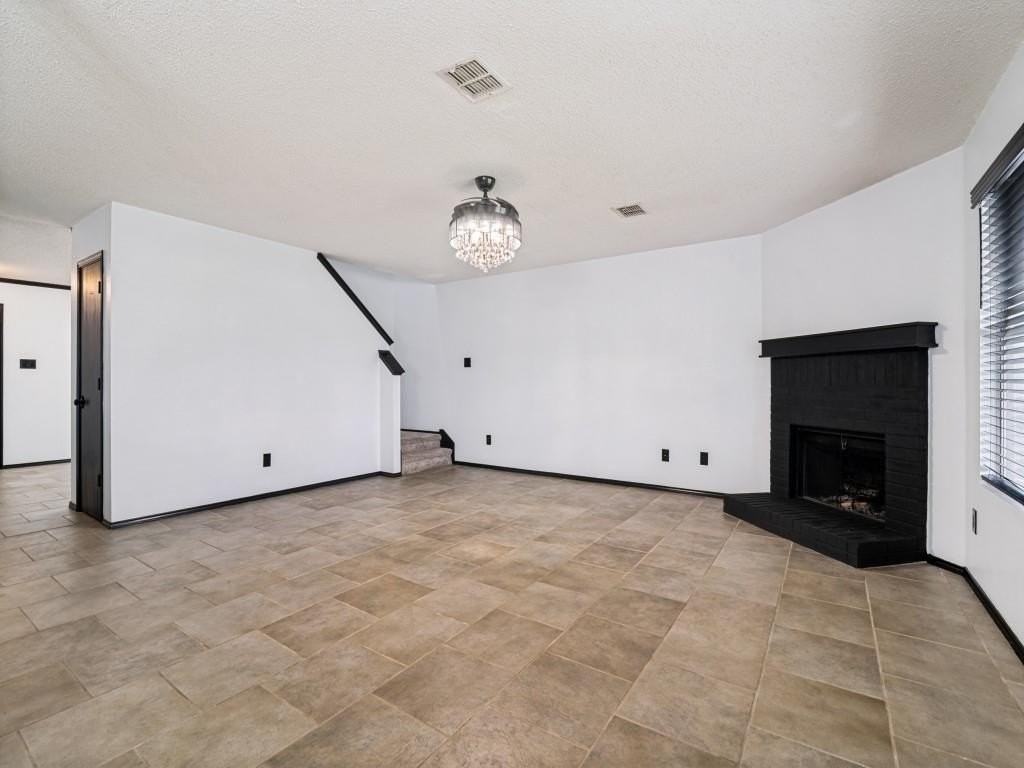 1544 Glenwick Dr - Photo 5 of 36