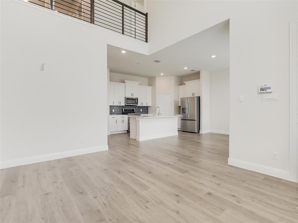 1506 Lake District Dr - Photo 4 of 30