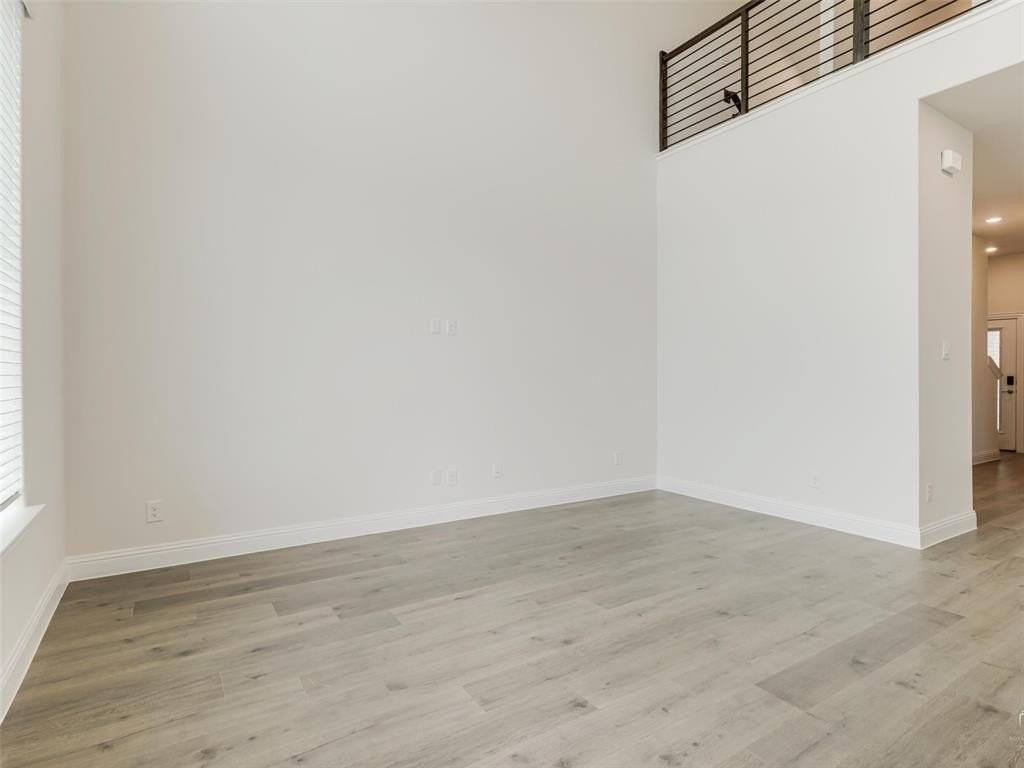 1506 Lake District Dr - Photo 5 of 30