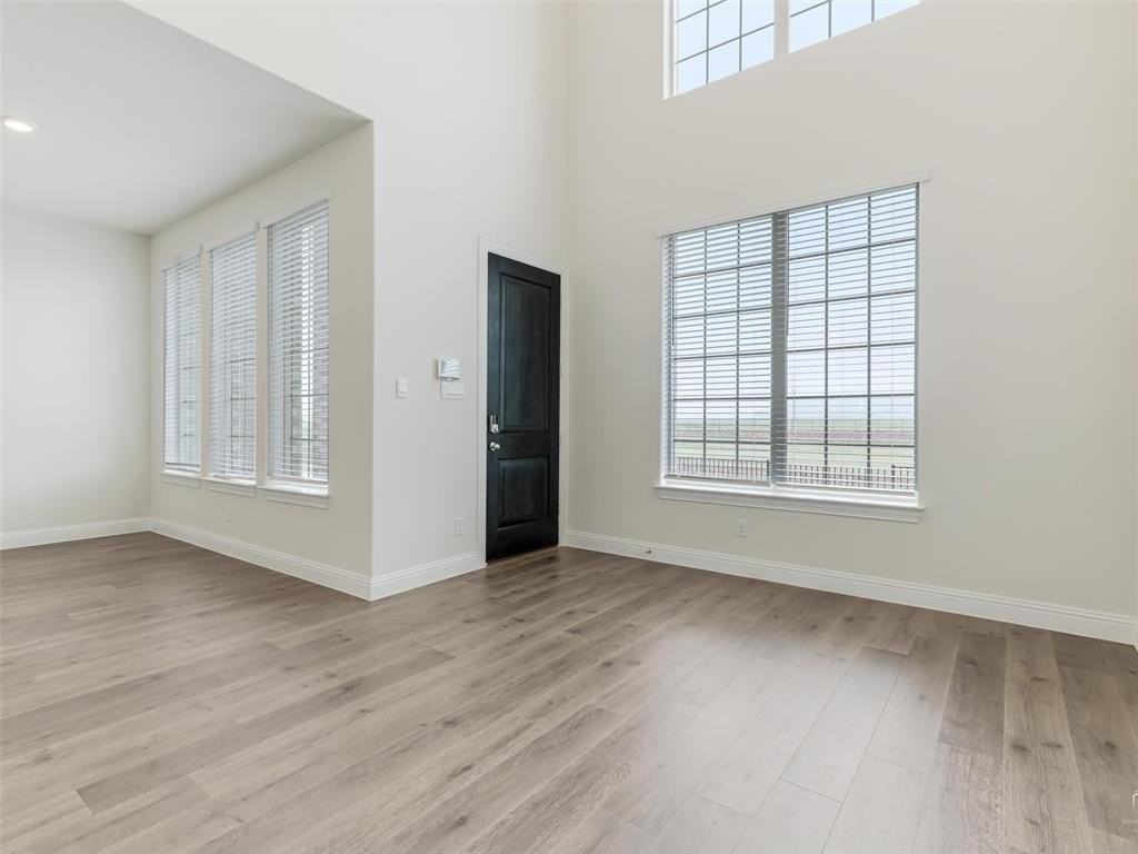 1506 Lake District Dr - Photo 6 of 30