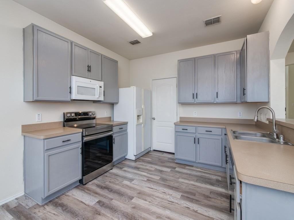 320 Cookston Ln - Photo 4 of 12