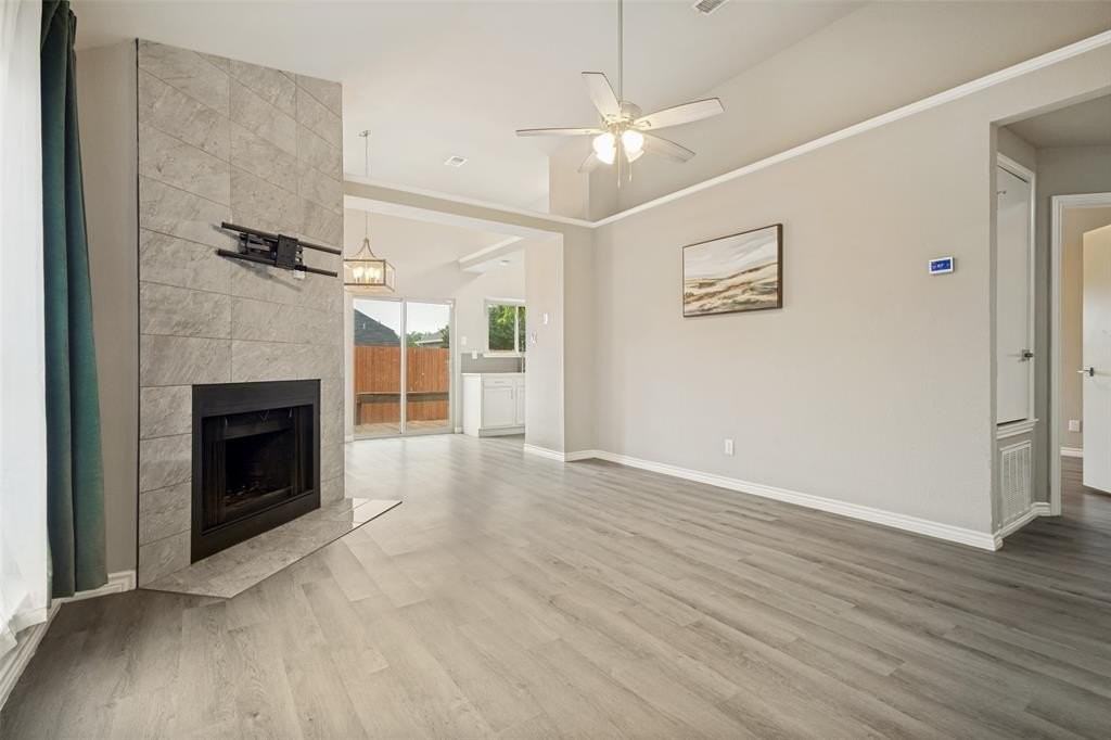 945 Ramblewood Dr - Photo 5 of 23