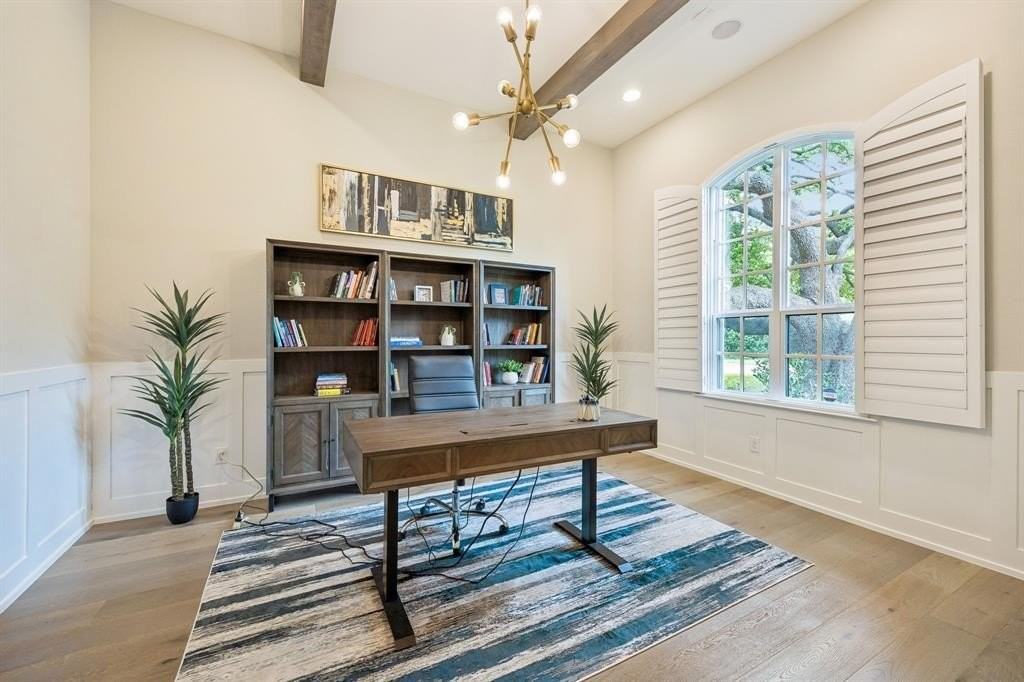 12108 Fieldwood Ln - Photo 3 of 40