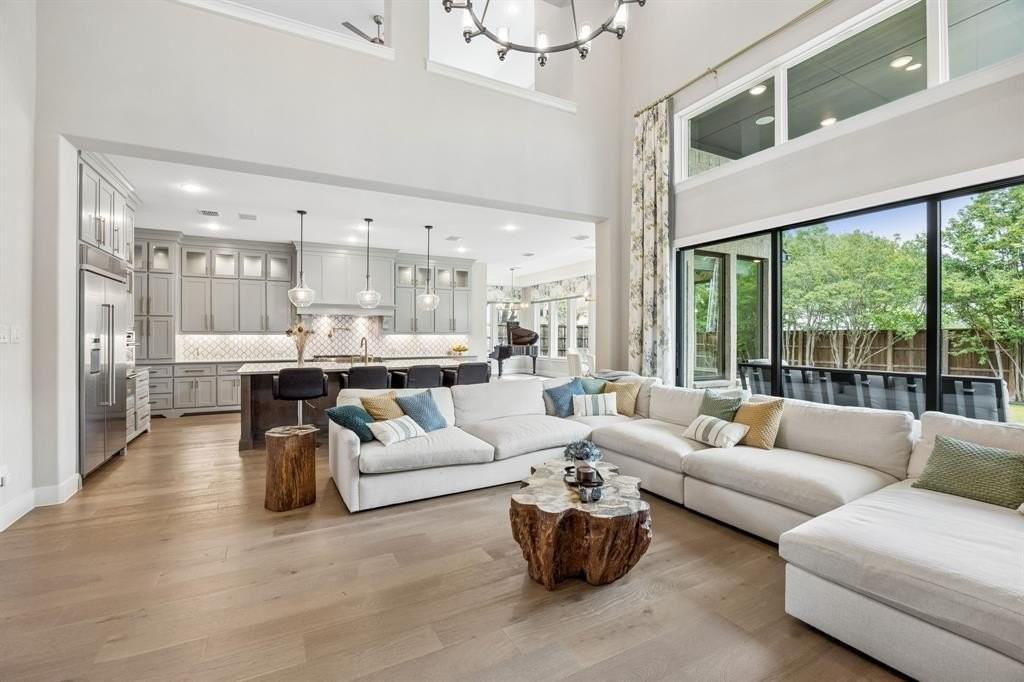 12108 Fieldwood Ln - Photo 5 of 40