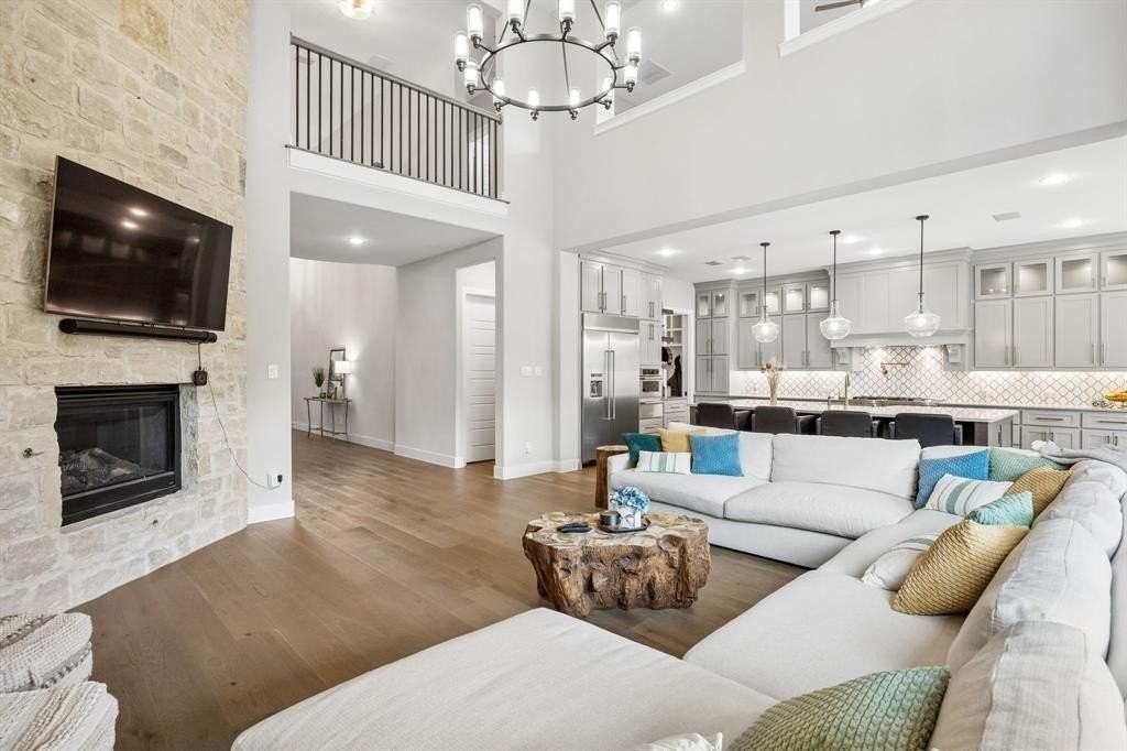 12108 Fieldwood Ln - Photo 6 of 40