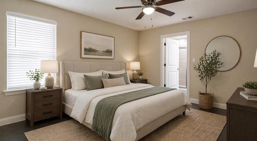 212 E Walker St - Photo 4 of 12