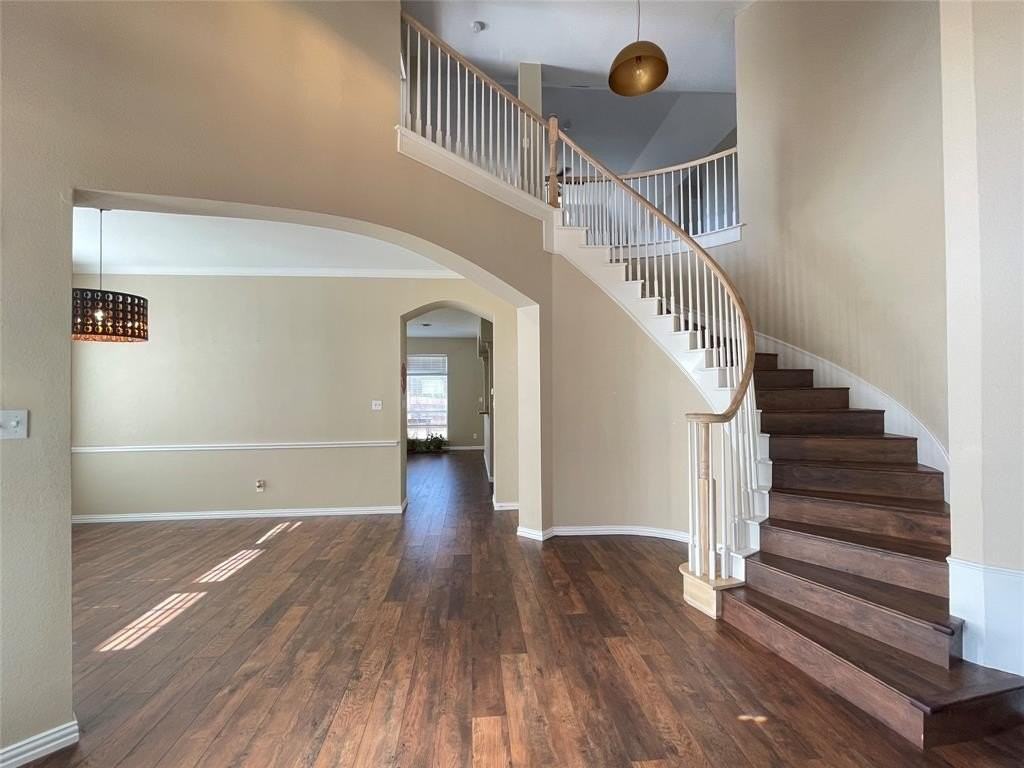 4100 Eastleigh Dr - Photo 2 of 34