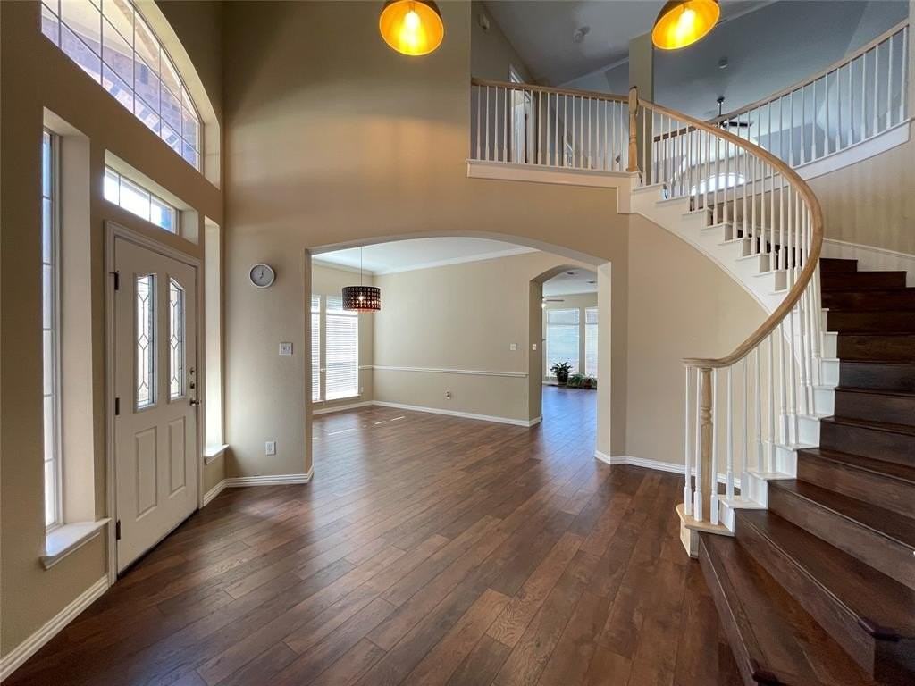 4100 Eastleigh Dr - Photo 3 of 34