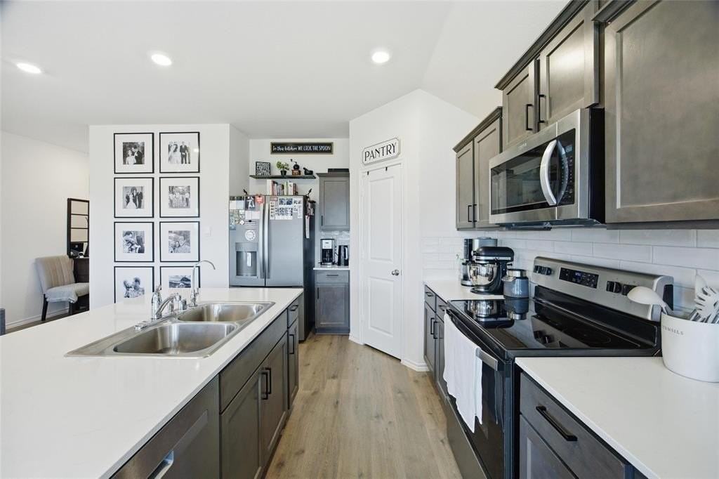 304 Red Stream Way - Photo 3 of 18