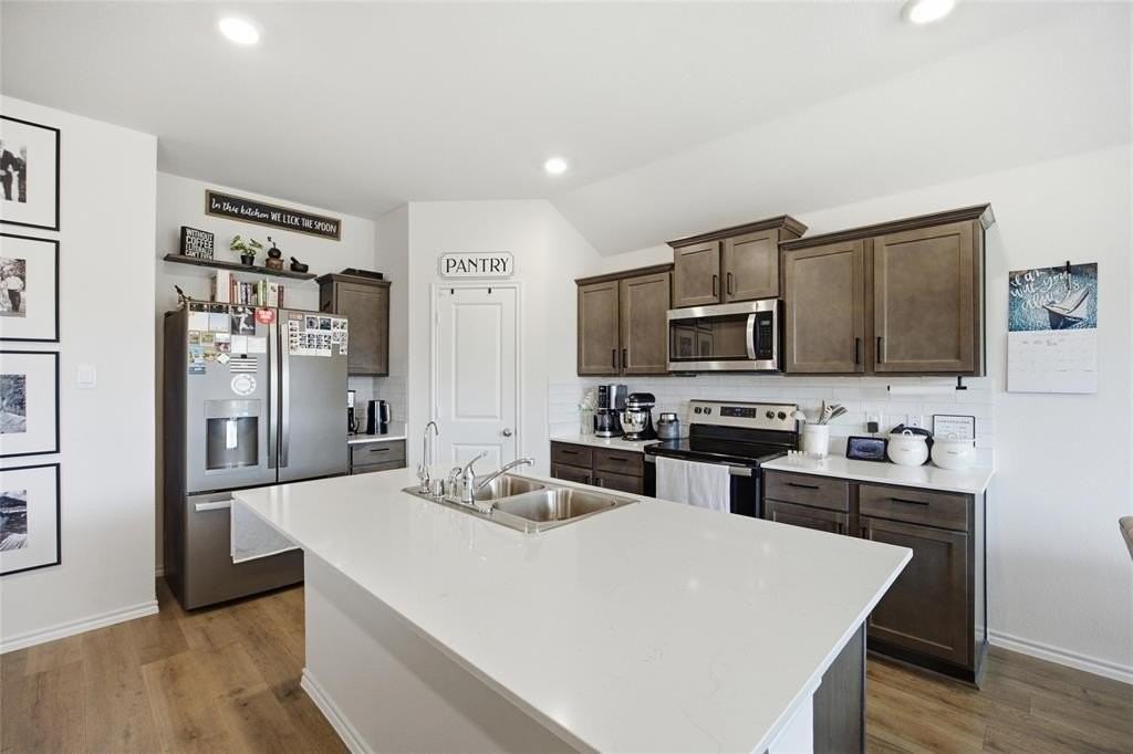 304 Red Stream Way - Photo 4 of 18