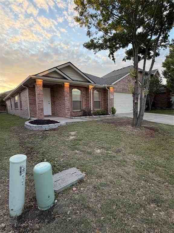 8105 Hennessey Trl - Photo 2 of 32