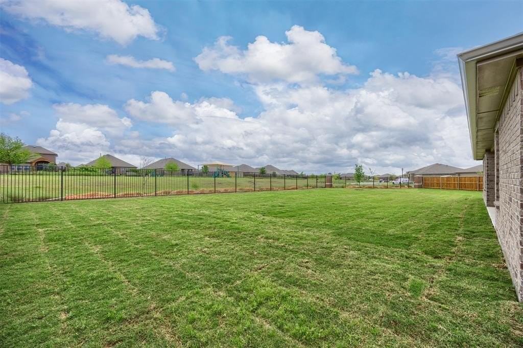 319 Colony Way - Photo 2 of 39