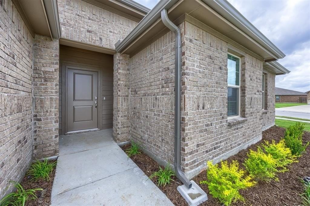 319 Colony Way - Photo 3 of 39