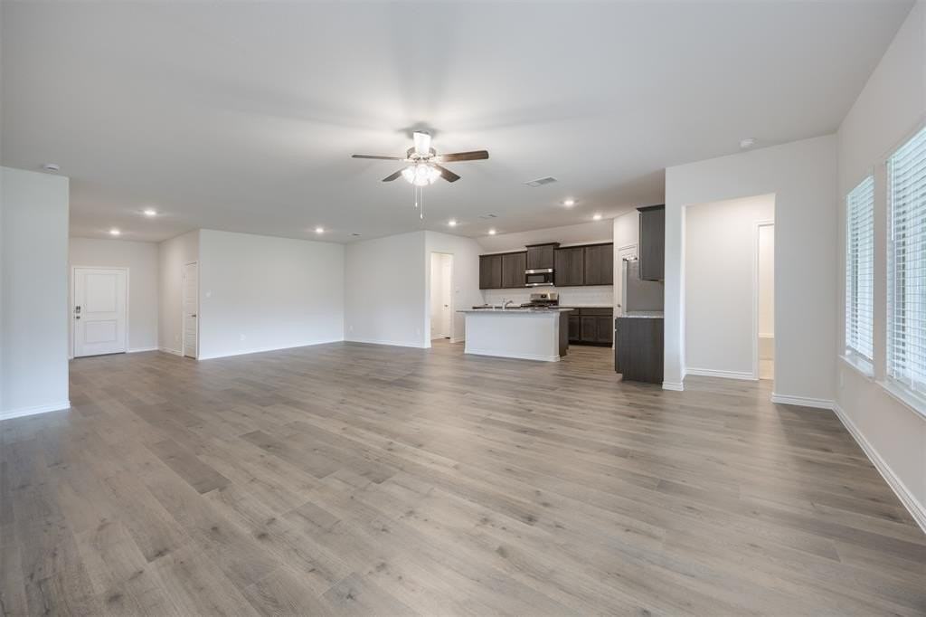 319 Colony Way - Photo 4 of 39