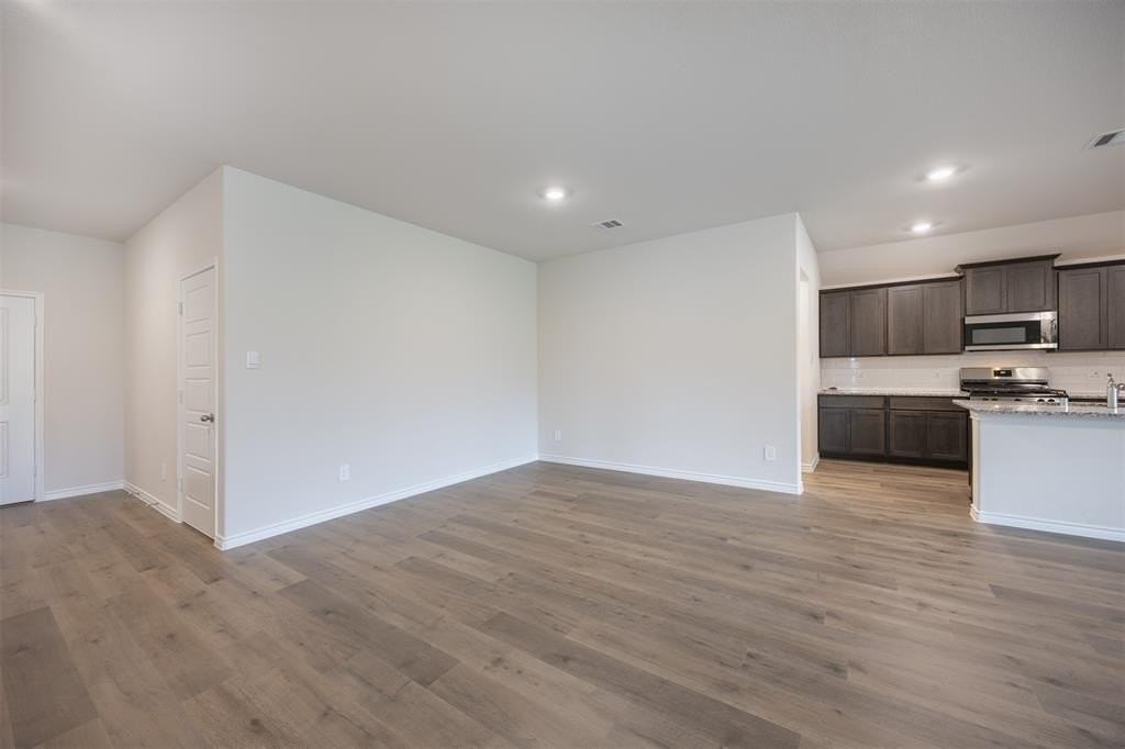 319 Colony Way - Photo 5 of 39