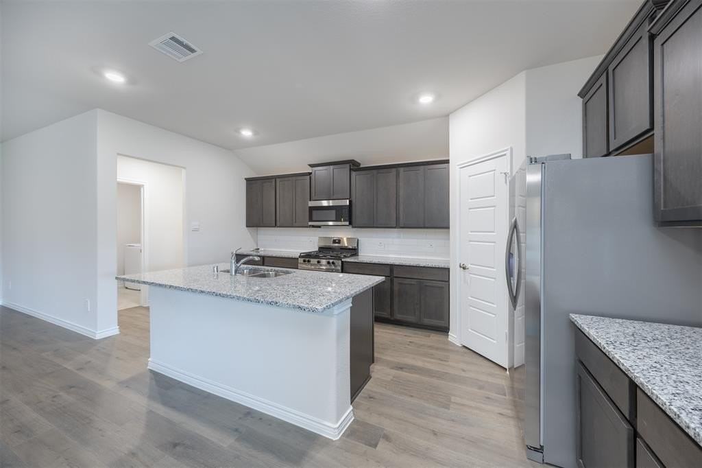 319 Colony Way - Photo 6 of 39