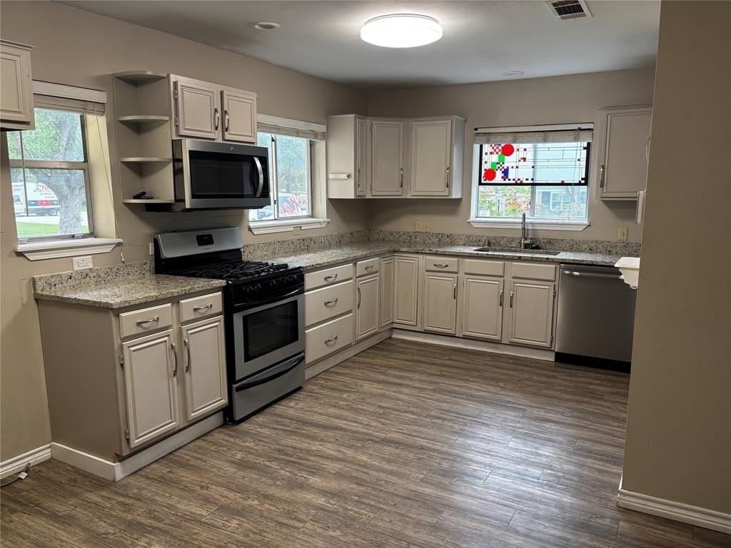 816 E Texas St - Photo 7 of 12