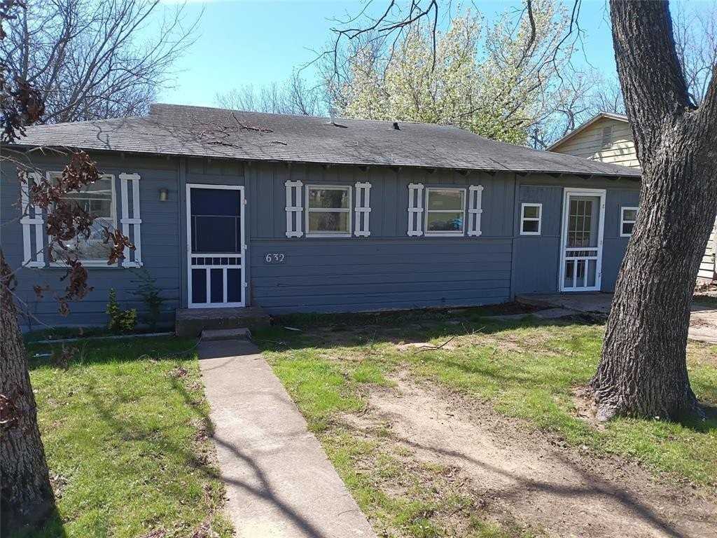 632 E Sears St - Photo 3 of 12