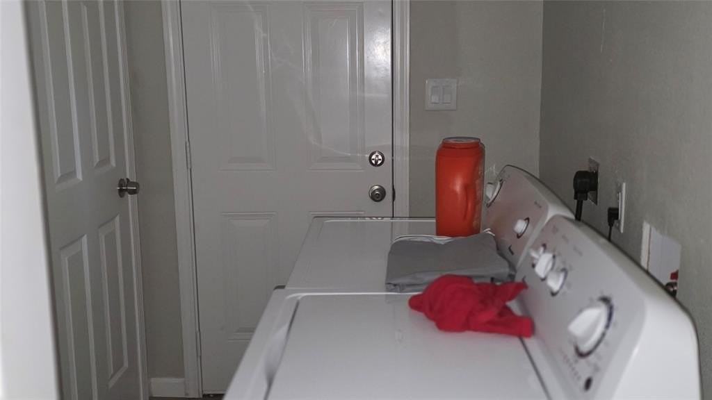 1624 Cedar St - Photo 6 of 8