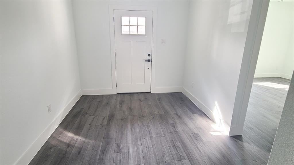 1903 King St - Photo 2 of 13