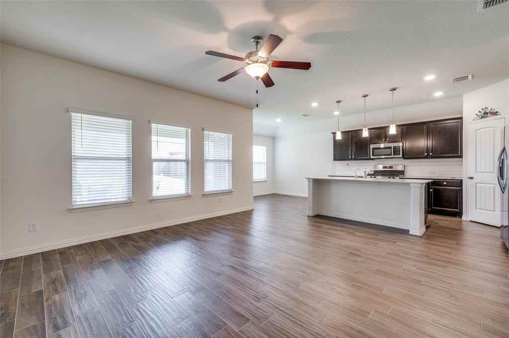 1305 Rembrandt Dr - Photo 4 of 15