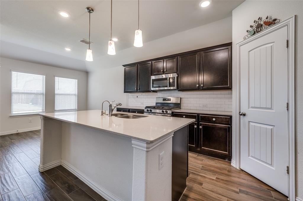 1305 Rembrandt Dr - Photo 5 of 15