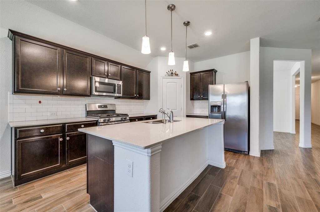 1305 Rembrandt Dr - Photo 6 of 15