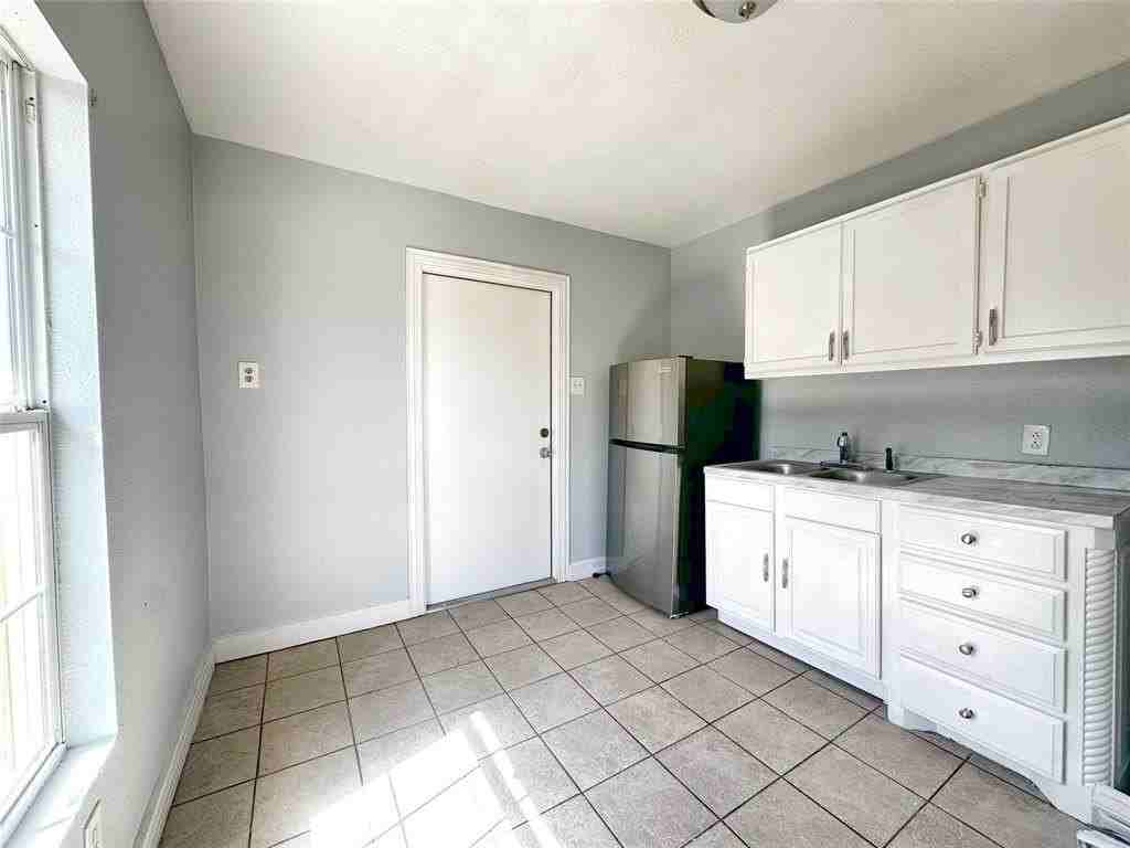 2125 Grayson Ave - Photo 7 of 16