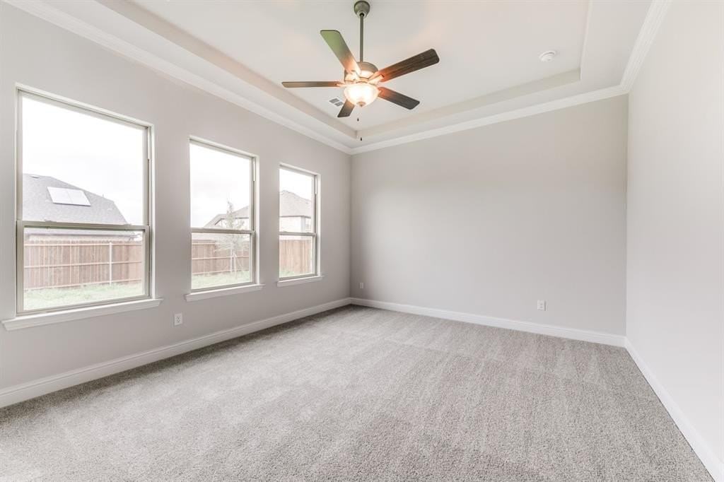 216 Lake Forest Trl - Photo 5 of 9