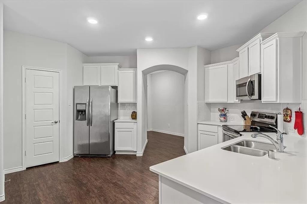 208 Sunny Corner Rd - Photo 4 of 19