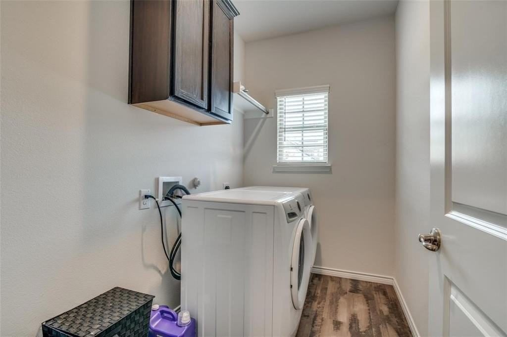 2724 Pease Dr - Photo 3 of 18