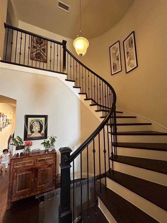 316 Warwick Blvd - Photo 6 of 24