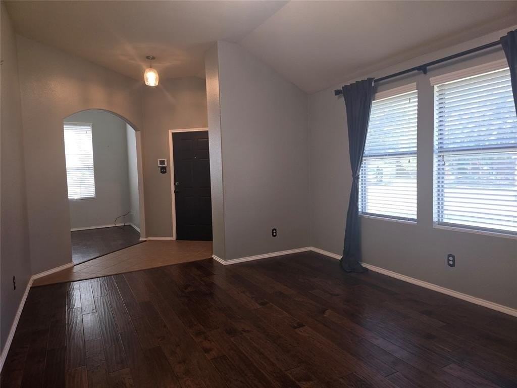 5750 Crestwood Dr - Photo 5 of 20